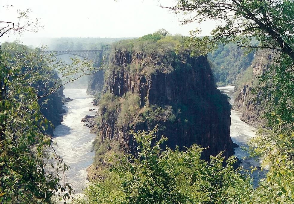 Victoria Falls, Zimbabwe - image 3